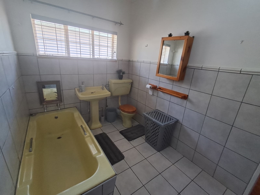 To Let 4 Bedroom Property for Rent in Bedelia Free State